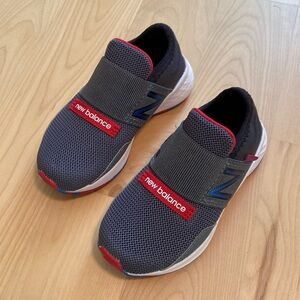 LIKE NEW New Balance sneakers size 8 kids or toddler
